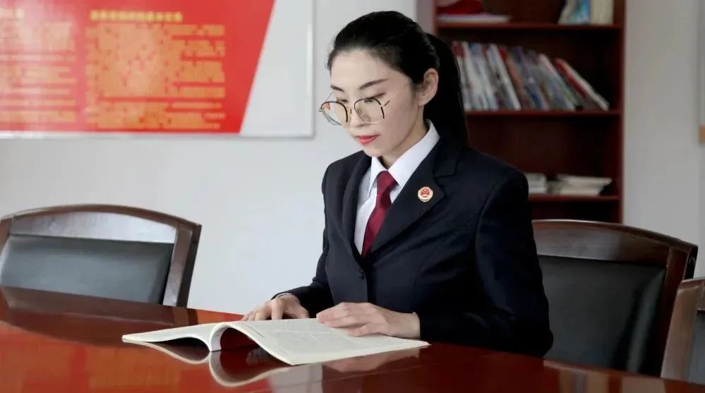 张梅.jpg